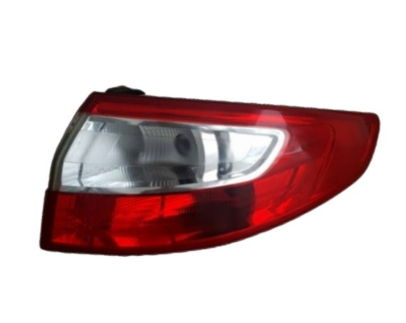 Pravé zadní světlo vnější Renault Fluence (L3) 13- SEDAN