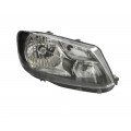 Pravé přední světlo s denním svícením Volkswagen Caddy III (2K) 10-13 HELLA